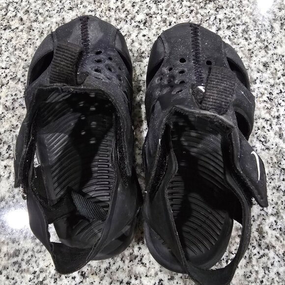 Nike Black Sandals Toddler size 6c - Picture 3 of 5